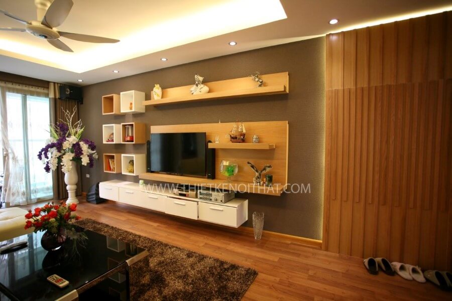 Không gian phòng khách đặc biệt chú trọng đến các yếu tố mở mang ánh sáng tự nhiên vào phòng giúp không gian tràn đầy hứng khởi và sự dễ chịu Thiết kế phòng khách chung cư